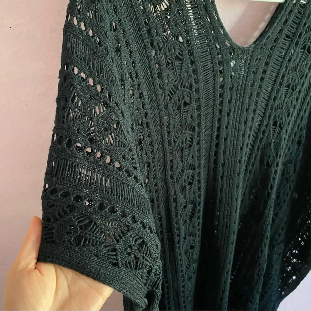 LA Class 100% Acrylic V-Neck Contemporary Resortwear Crochet Tunic Swim Coverup